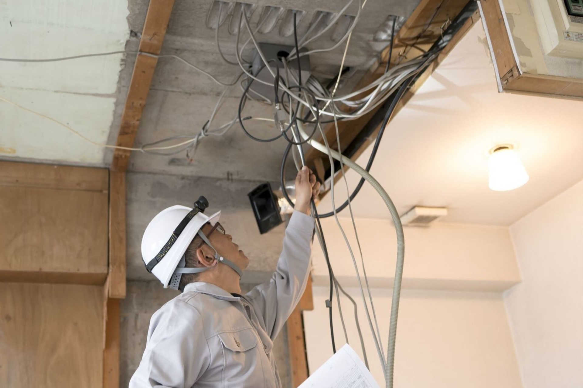 改修工事に対応 | 大阪府大阪市の電気工事なら株式会社テクノマイン